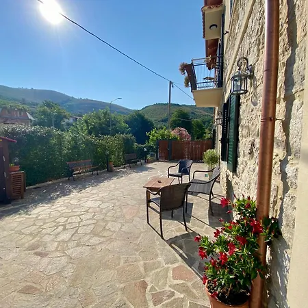La Casa Di Nonna Tella Lenola