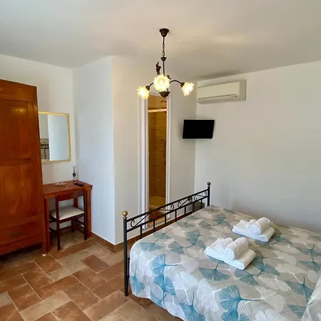 Couette-café La Casa Di Nonna Tella 3*